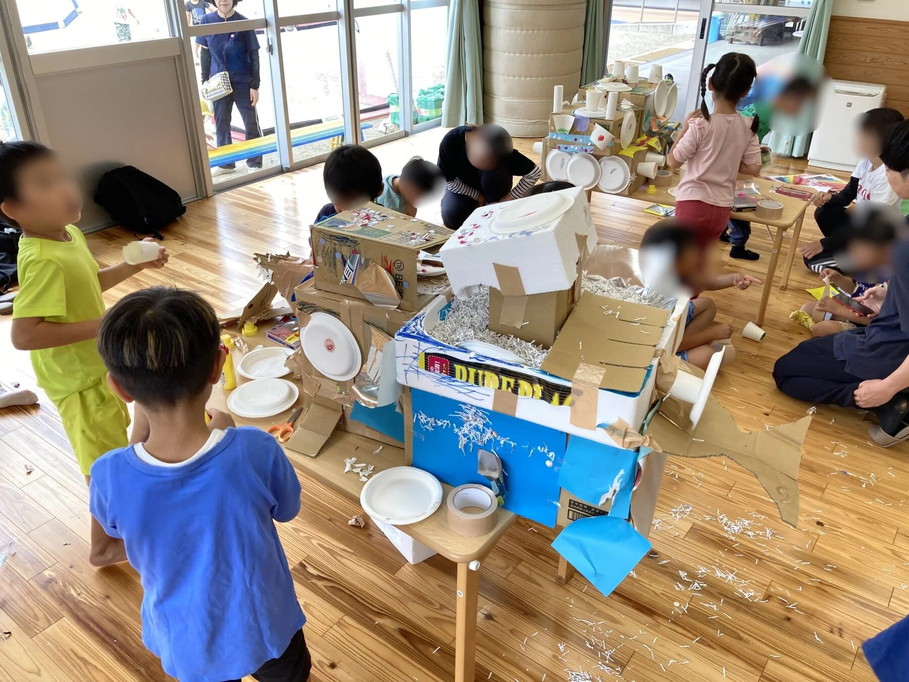 両園での制作の様子