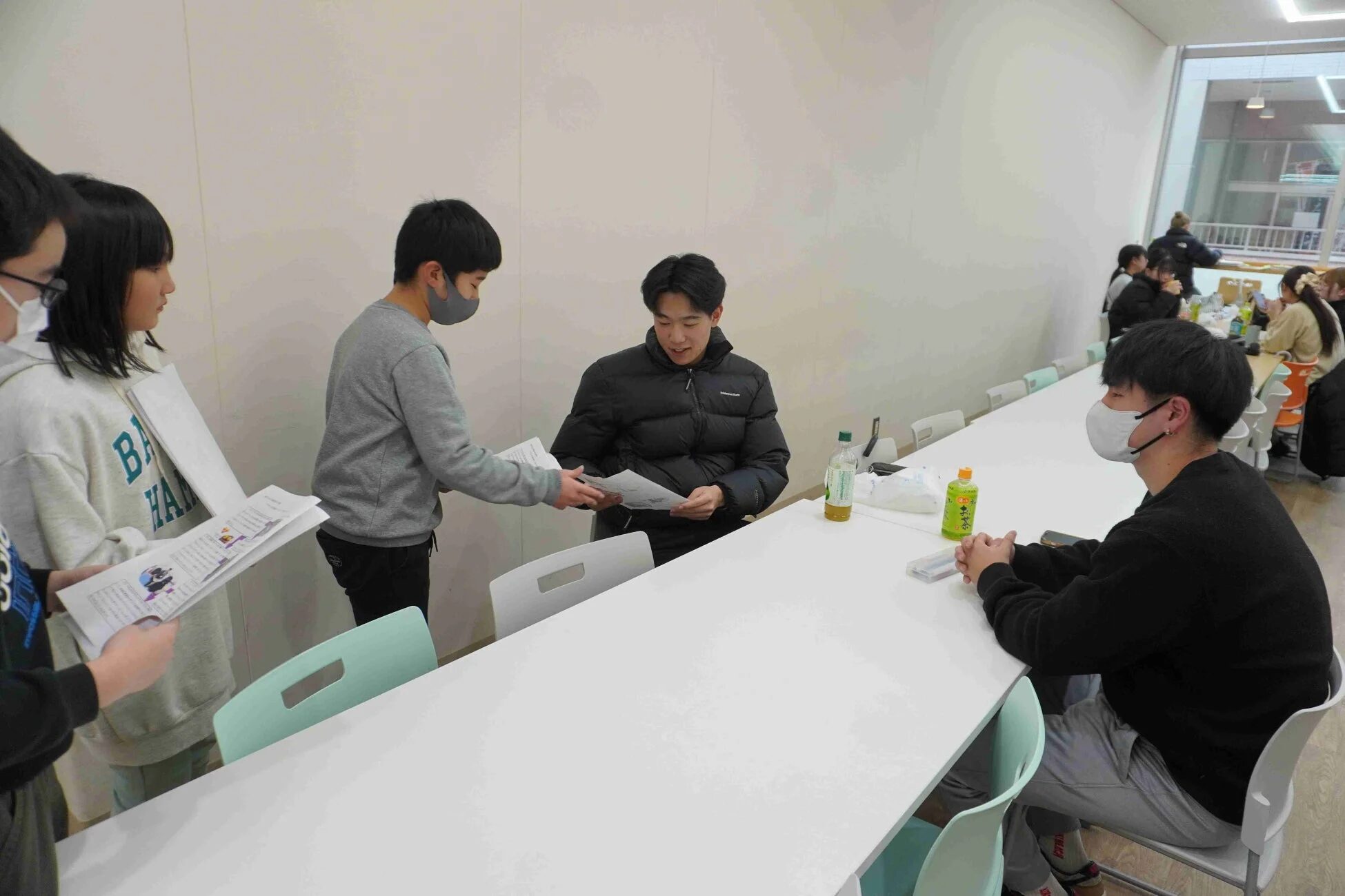 企画に取り組む学生たち