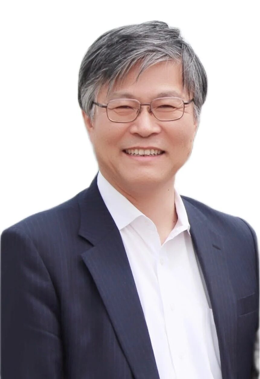 佐藤由弘教育長のポートレート