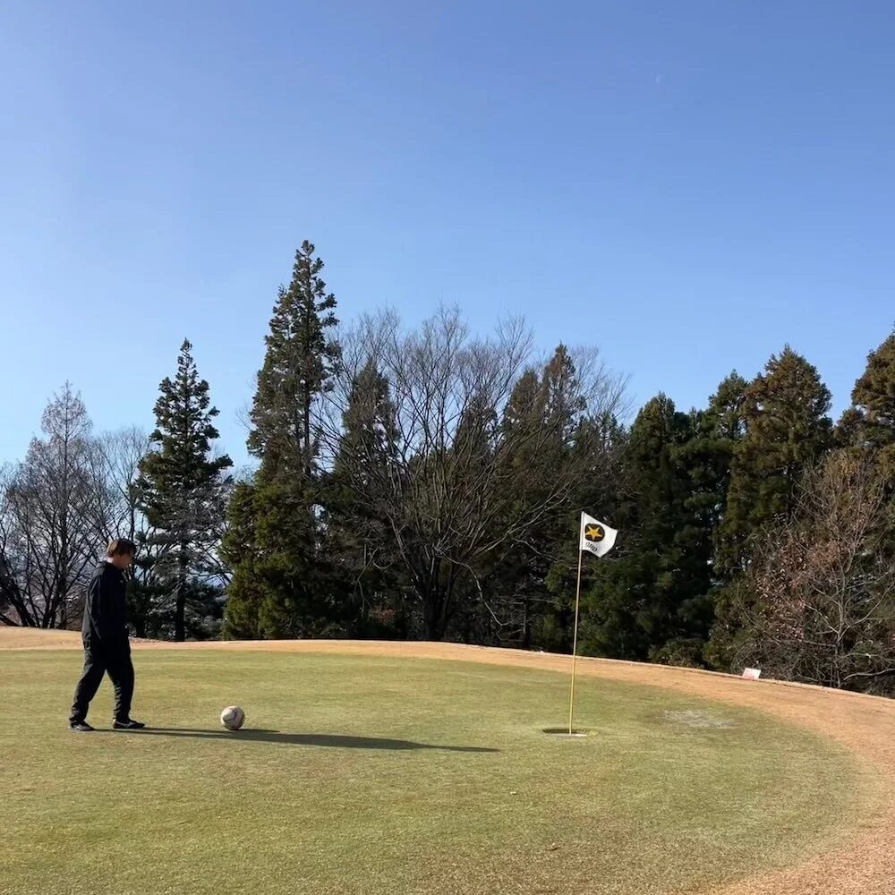 フットゴルフプレーの様子