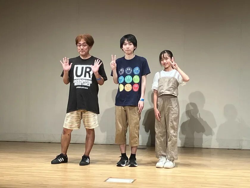 左から、小林でび監督、塩澤空さん、横須賀京香さん