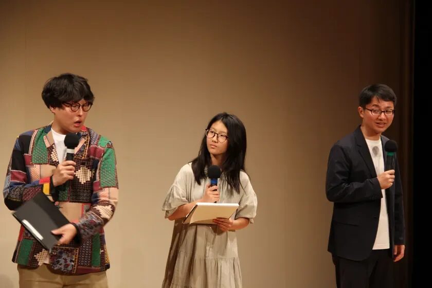 左からオシエルズの矢島さん、田野彩雲さん、オシエルズの野村さん