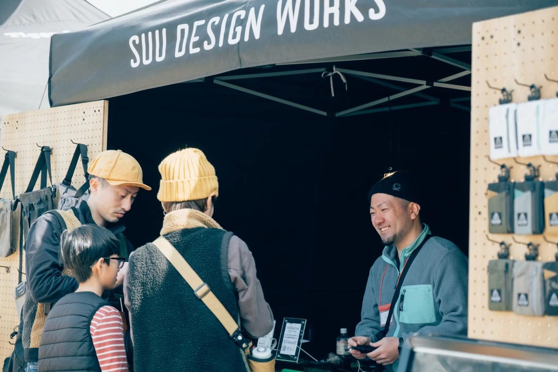 アウトドアイベントのブース